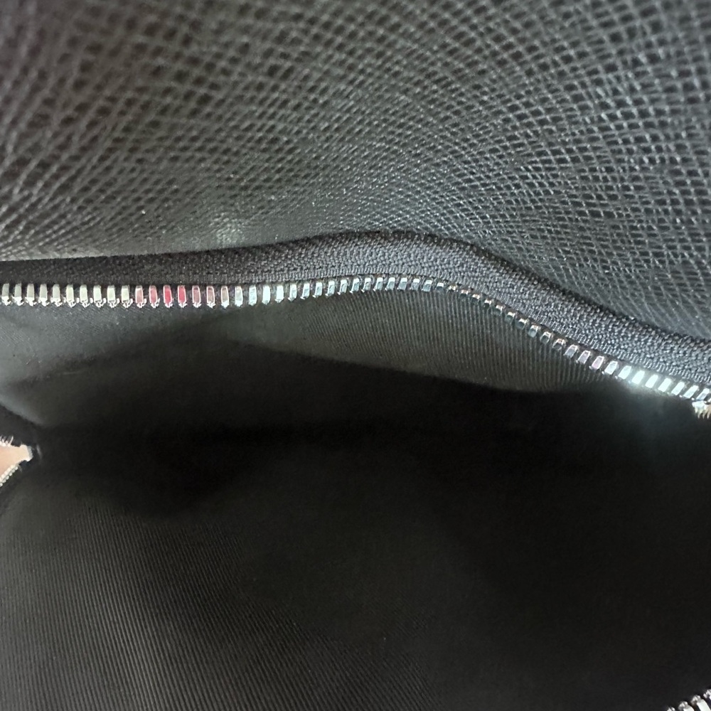 Avenue Backpack Taiga Leather - -USED PRE LOVED GOOD CONDITION| LOUIS VUITTON - Picture 3 of 4